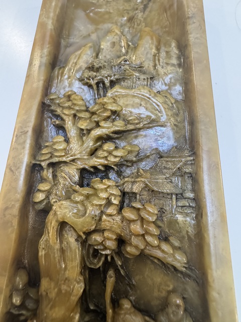 古玩玉器壽山石雕“人物故事”臂擱真品鑒賞圖