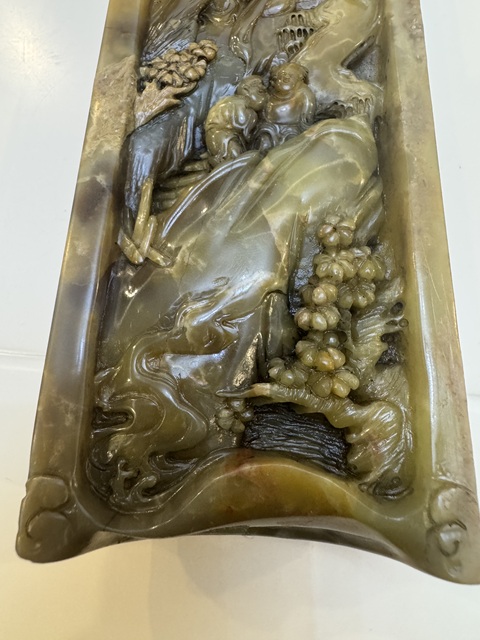 古玩玉器壽山石雕“人物故事”臂擱真品鑒賞圖