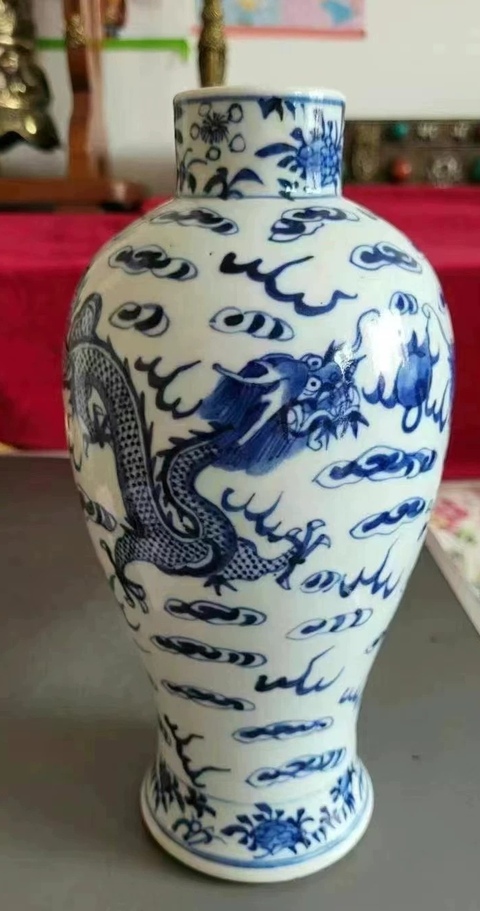 古玩陶瓷青花趕珠龍紋雞腿瓶真品鑒賞圖