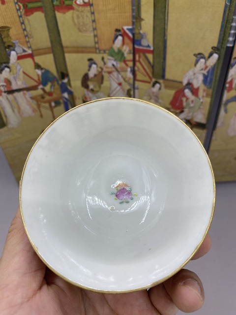 古玩陶瓷晚清 細路粉彩暗八仙描金壽字紋杯拍賣，當前價格4577元
