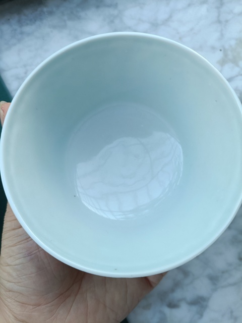 古玩陶瓷清中期青花纏枝蓮紋蓋碗真品鑒賞圖
