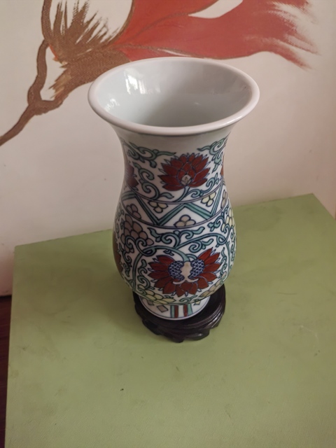 古玩陶瓷斗彩琵琶尊真品鑒賞圖