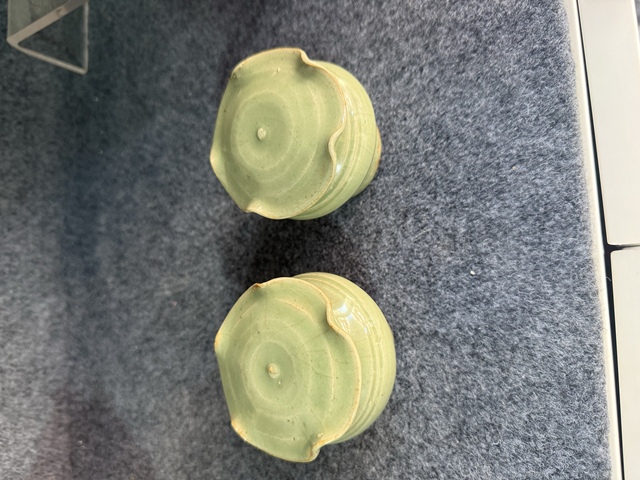 古玩陶瓷龍泉青瓷荷葉罐真品鑒賞圖