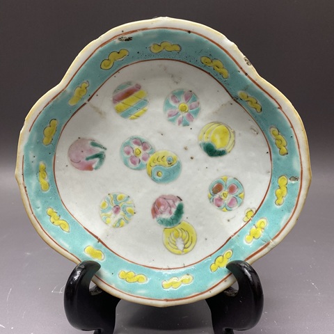 古玩陶瓷皮球花粉彩花口盤真品鑒賞圖