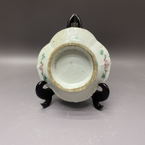 古玩陶瓷皮球花粉彩花口盤真品鑒賞圖