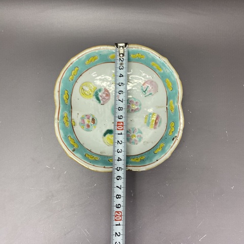 古玩陶瓷皮球花粉彩花口盤真品鑒賞圖