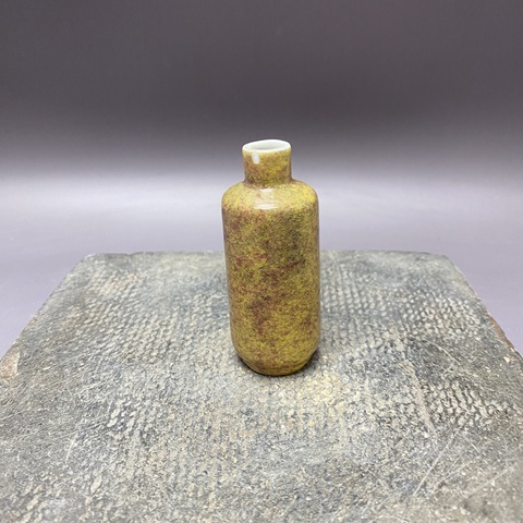 古玩陶瓷鼻煙壺真品鑒賞圖