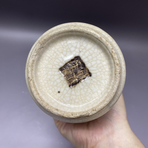 古玩陶瓷清晚期·哥釉五彩刀馬人物箭筒拍賣，當(dāng)前價(jià)格1360元