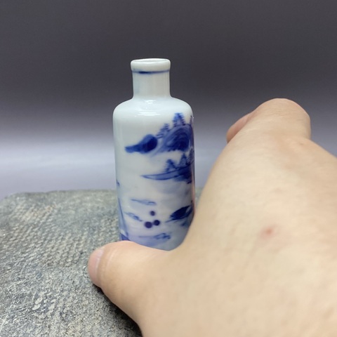 古玩陶瓷清晚期·攜琴訪友·青花鼻煙壺拍賣，當(dāng)前價(jià)格1980元