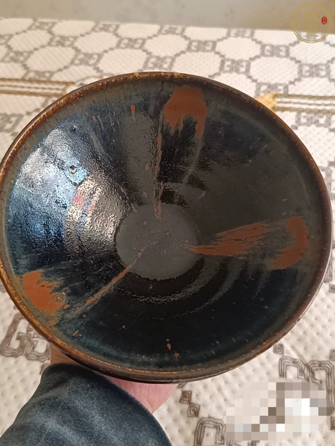 古玩陶瓷鐵銹紅盞真品鑒賞圖