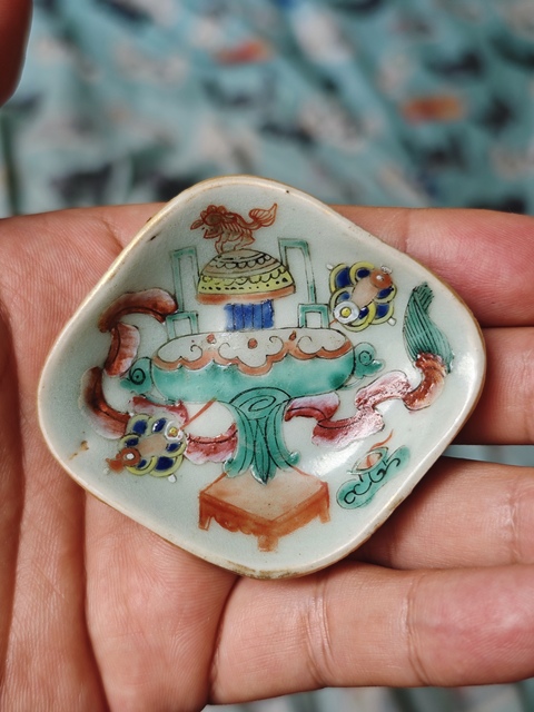 古玩陶瓷粉彩小碟真品鑒賞圖