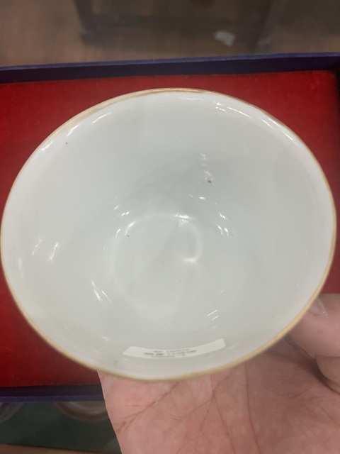 古玩陶瓷黃地綠彩團花紋茶圓真品鑒賞圖