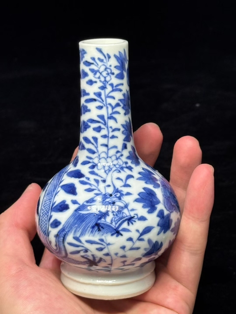 古玩陶瓷晚清青花龍紋瓶真品鑒賞圖