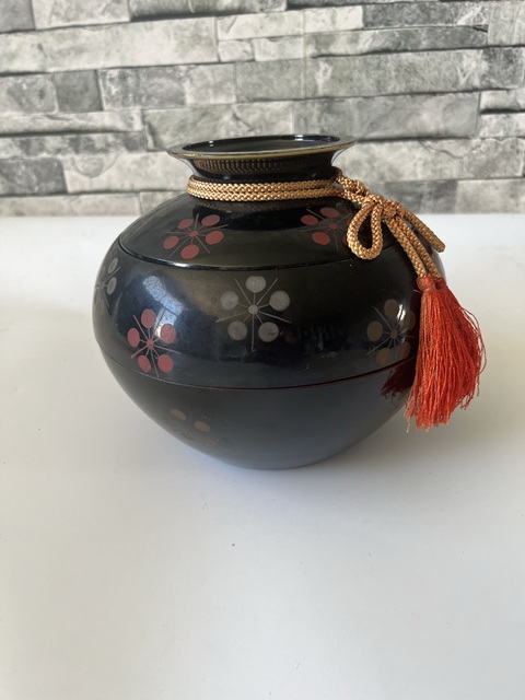 古玩雜項(xiàng)大漆盒子拍賣，當(dāng)前價(jià)格130元