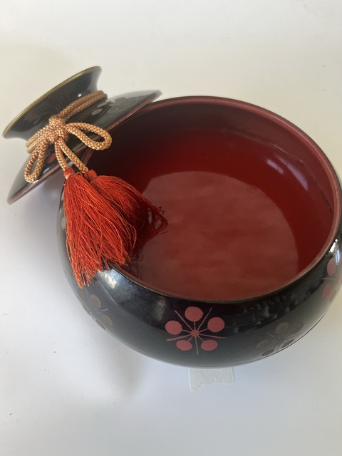 古玩雜項(xiàng)大漆盒子拍賣，當(dāng)前價(jià)格130元