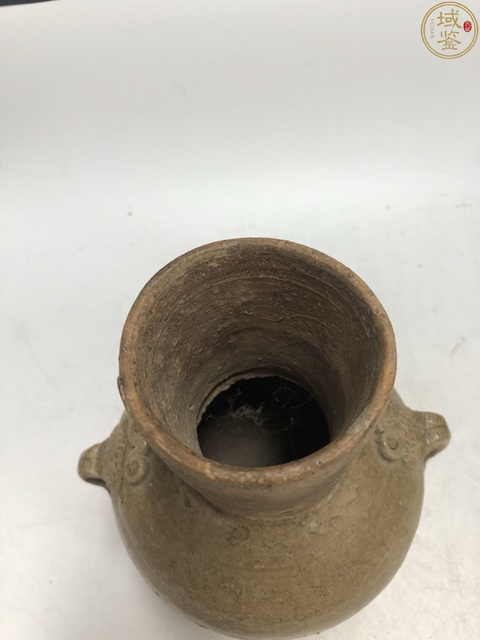 古玩陶瓷兩晉南北朝·青釉雙耳瓶拍賣，當(dāng)前價(jià)格3800元