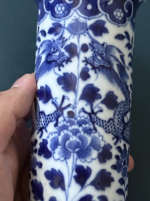 古玩陶瓷花間龍紋青花花觚真品鑒賞圖