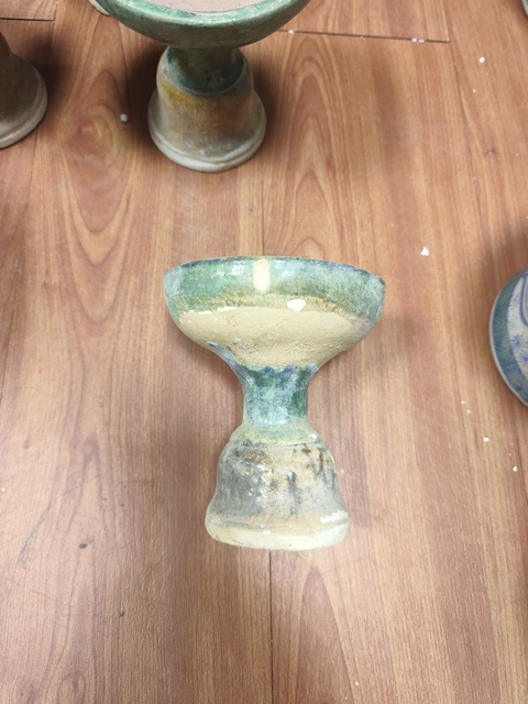 古玩陶瓷明三彩瓷豆真品鑒賞圖