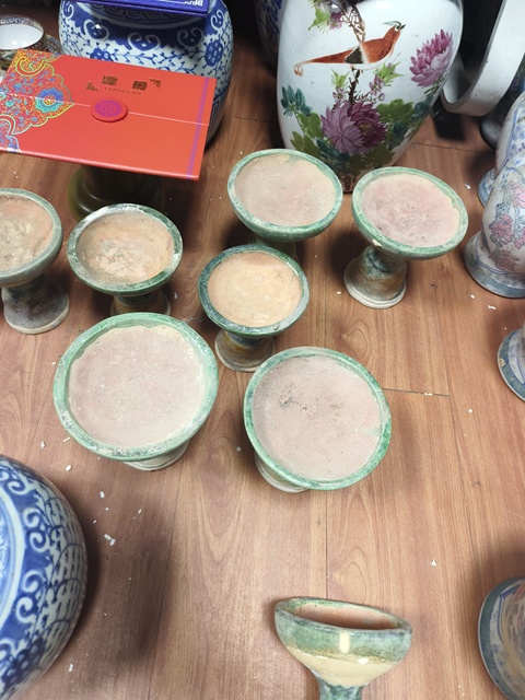古玩陶瓷明三彩瓷豆真品鑒賞圖