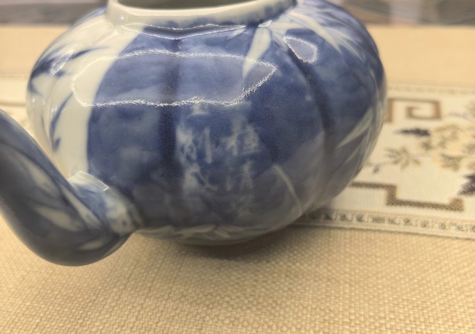古玩陶瓷清嘉慶 青花翠竹詩(shī)文茶壺真品鑒賞圖