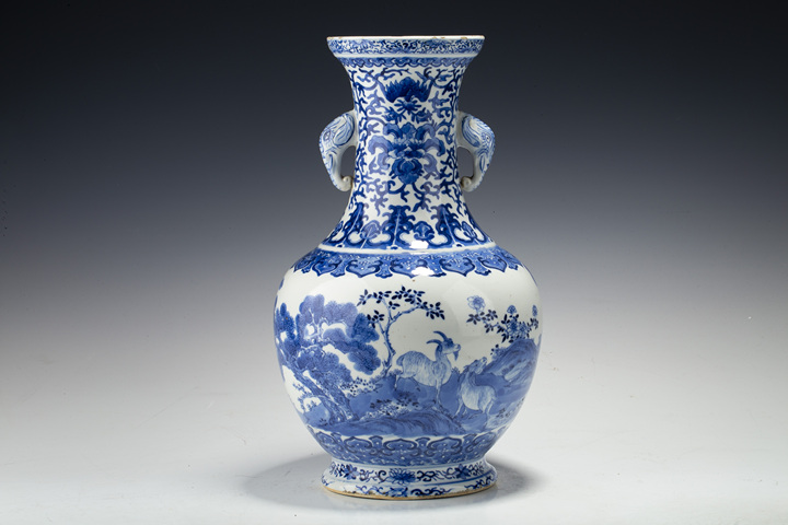 古玩陶瓷清晚·青花通景三陽開泰紋象耳尊真品鑒賞圖