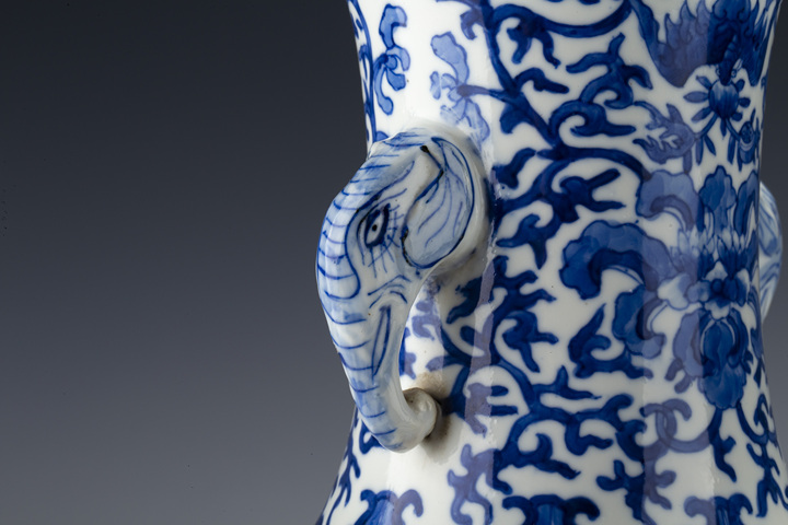 古玩陶瓷清晚·青花通景三陽開泰紋象耳尊真品鑒賞圖