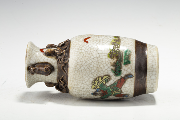 古玩陶瓷清末民初·哥釉五彩刀馬人物紋雙耳小瓶一對
真品鑒賞圖