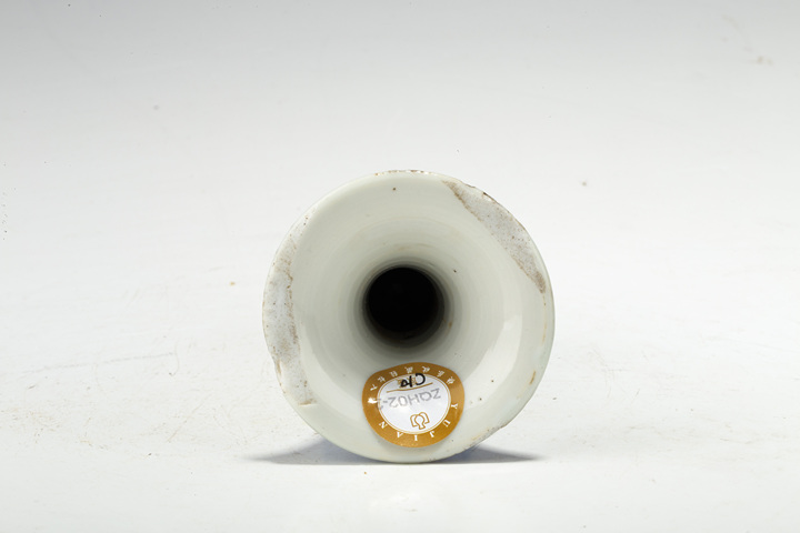 古玩陶瓷清康熙·青花纏枝牡丹紋小花觚
真品鑒賞圖