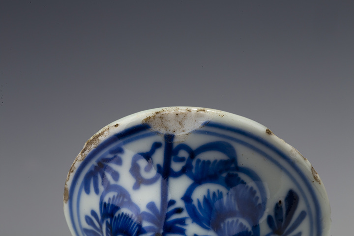 古玩陶瓷清康熙·青花纏枝牡丹紋小花觚
真品鑒賞圖