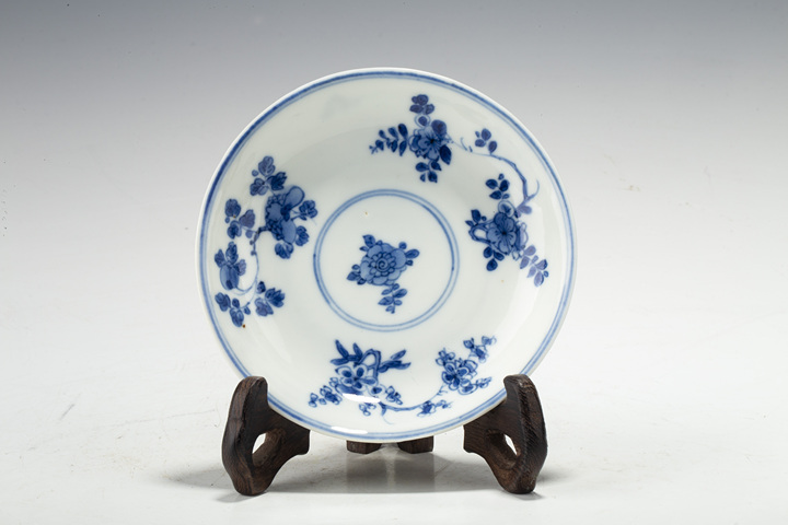 古玩陶瓷清康熙·青花花卉紋杯碟
真品鑒賞圖