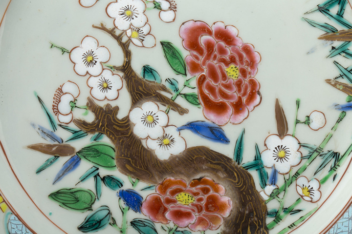 古玩陶瓷清雍乾·粉彩梅竹雙清圖折沿盤拍賣，當(dāng)前價(jià)格1074元