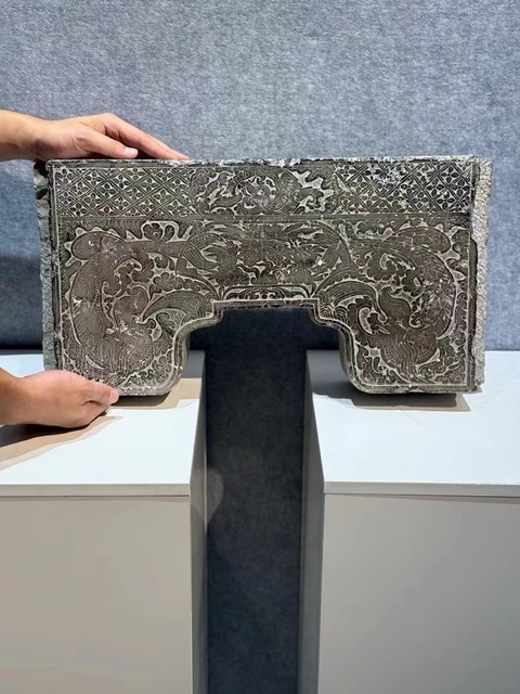 古玩雜項魚化龍紋飾青石門枕石真品鑒賞圖