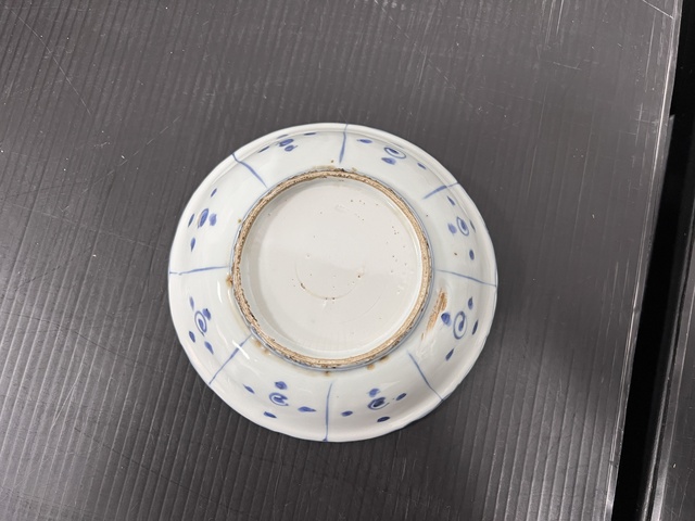 古玩陶瓷花鳥紋青花盤真品鑒賞圖