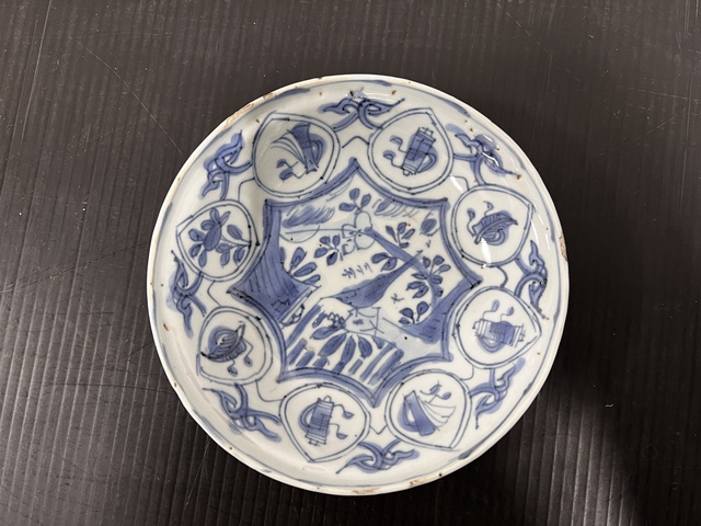 古玩陶瓷花鳥紋青花盤真品鑒賞圖