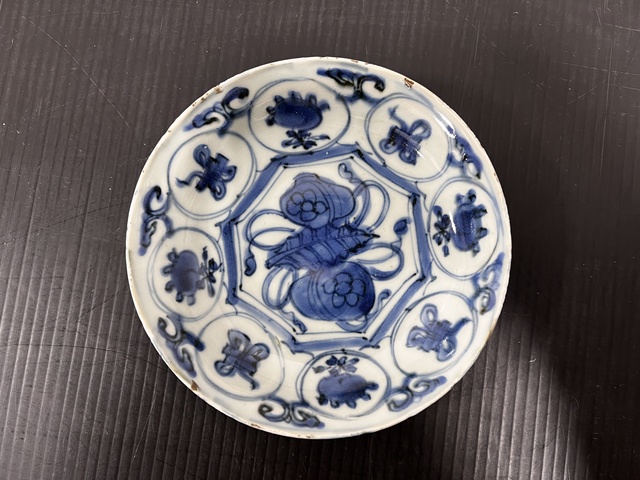 古玩陶瓷花鳥紋青花盤真品鑒賞圖