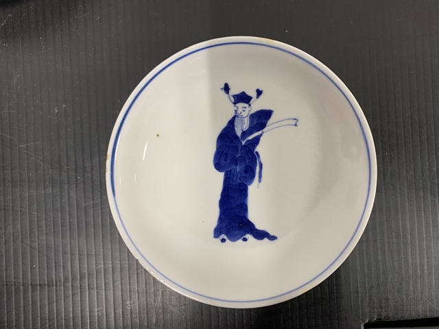 古玩陶瓷人物紋青花盤真品鑒賞圖