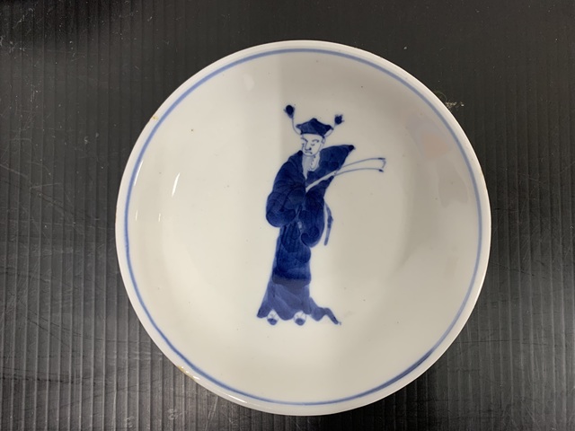 古玩陶瓷人物紋青花盤真品鑒賞圖