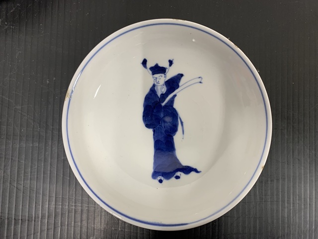 古玩陶瓷人物紋青花盤真品鑒賞圖