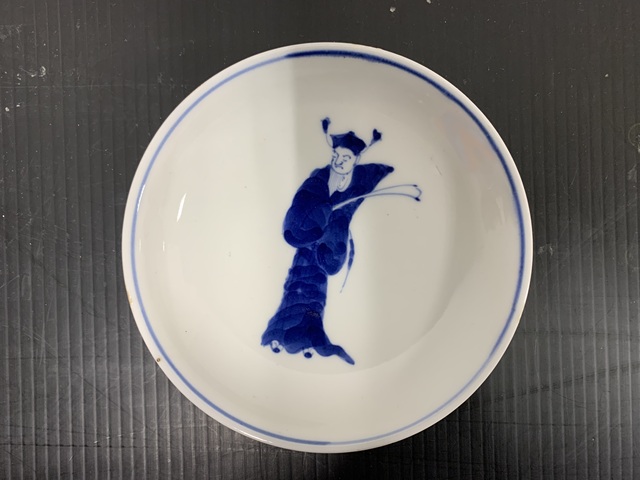 古玩陶瓷人物紋青花盤真品鑒賞圖