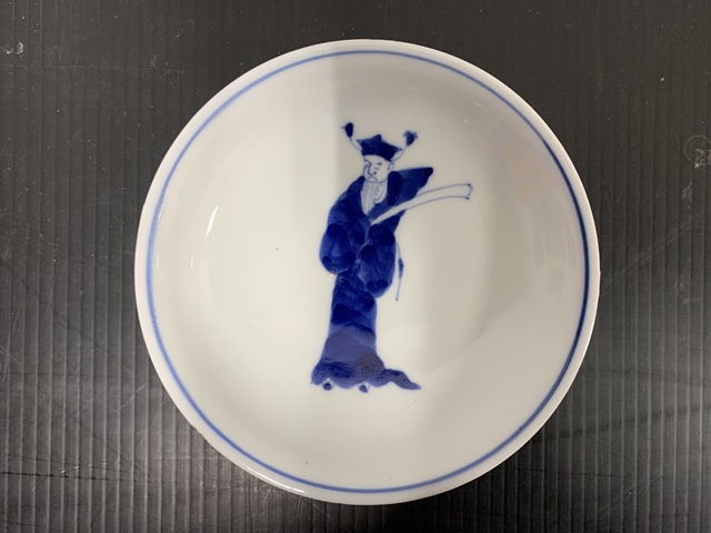 古玩陶瓷人物紋青花盤真品鑒賞圖