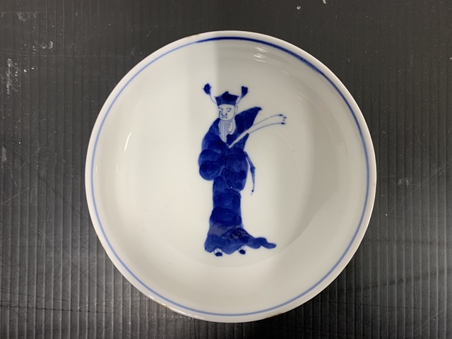 古玩陶瓷人物紋青花盤真品鑒賞圖