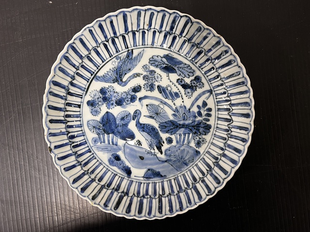 古玩陶瓷花鳥紋青花盤真品鑒賞圖