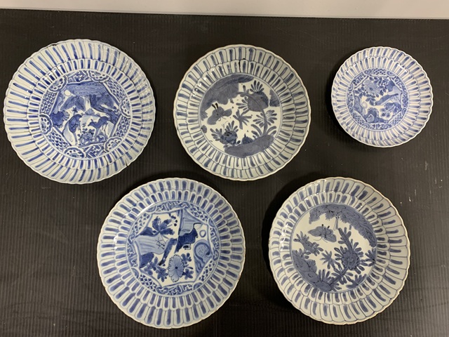 古玩陶瓷花鳥紋青花盤真品鑒賞圖