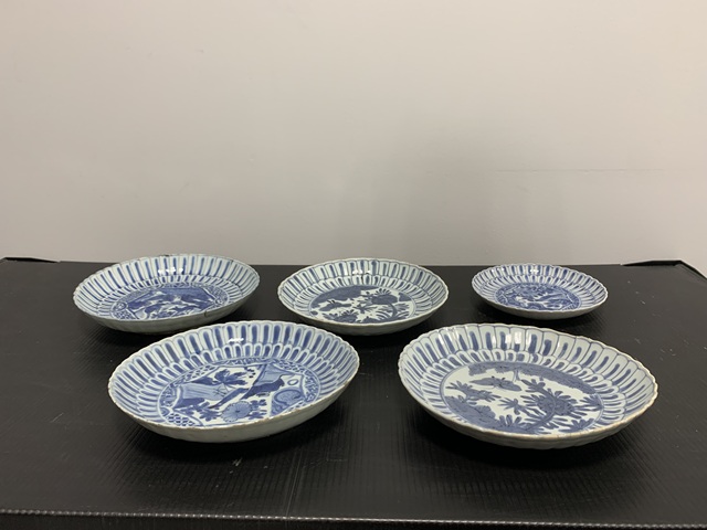 古玩陶瓷花鳥紋青花盤真品鑒賞圖