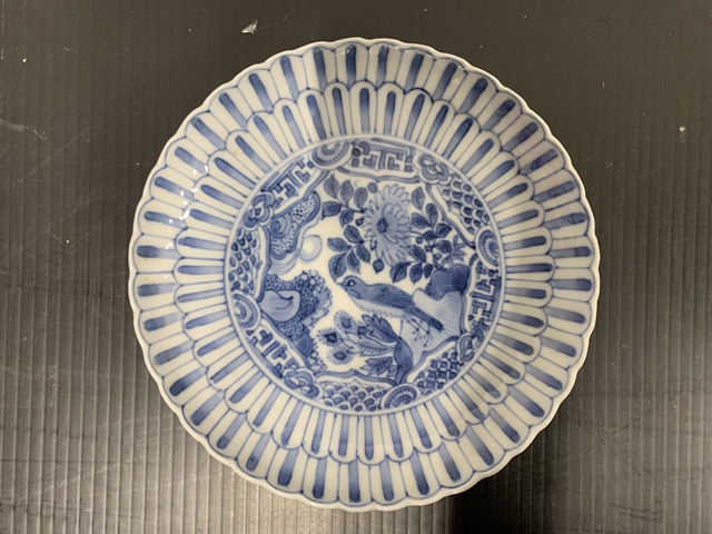 古玩陶瓷花鳥紋青花盤真品鑒賞圖