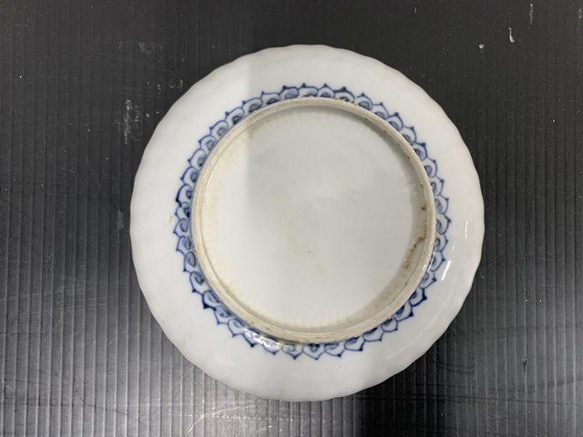 古玩陶瓷花鳥紋青花盤真品鑒賞圖