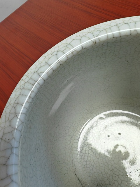 古玩陶瓷晚清哥釉鐵骨泥堆塑龍紋卷缸真品鑒賞圖