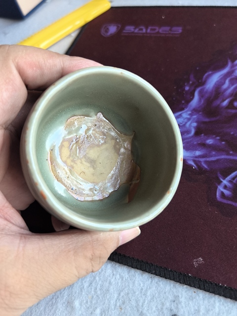 古玩陶瓷明龍泉窯三足小爐真品鑒賞圖