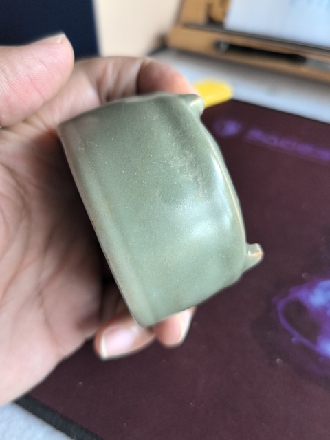 古玩陶瓷明龍泉窯三足小爐真品鑒賞圖