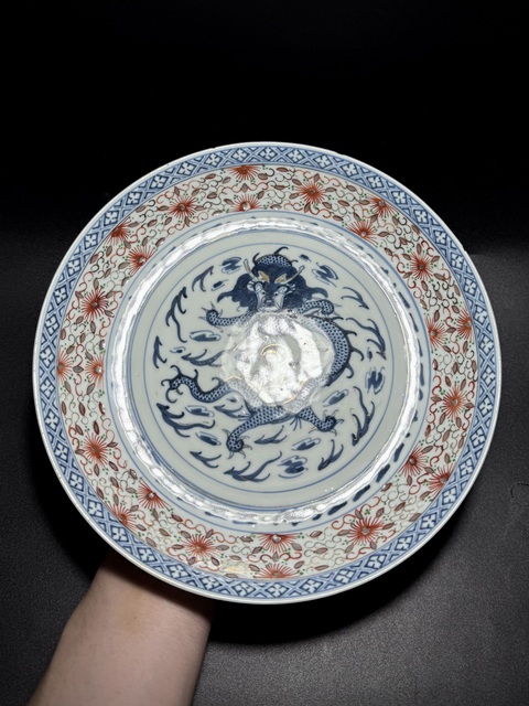 古玩陶瓷青花龍紋加彩玲瓏盤真品鑒賞圖